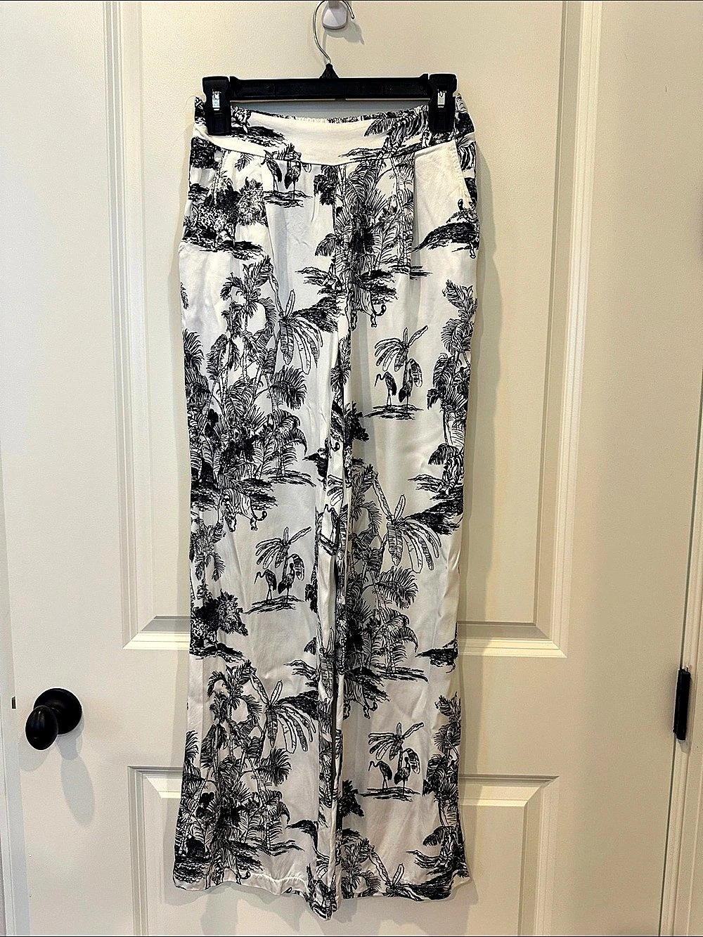 Wide Leg Toile Floral Print Pants in White & Black Like New